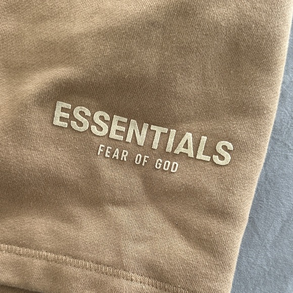 Fear of God Essentials Cream Athletic Shorts - Picture 5 of 7